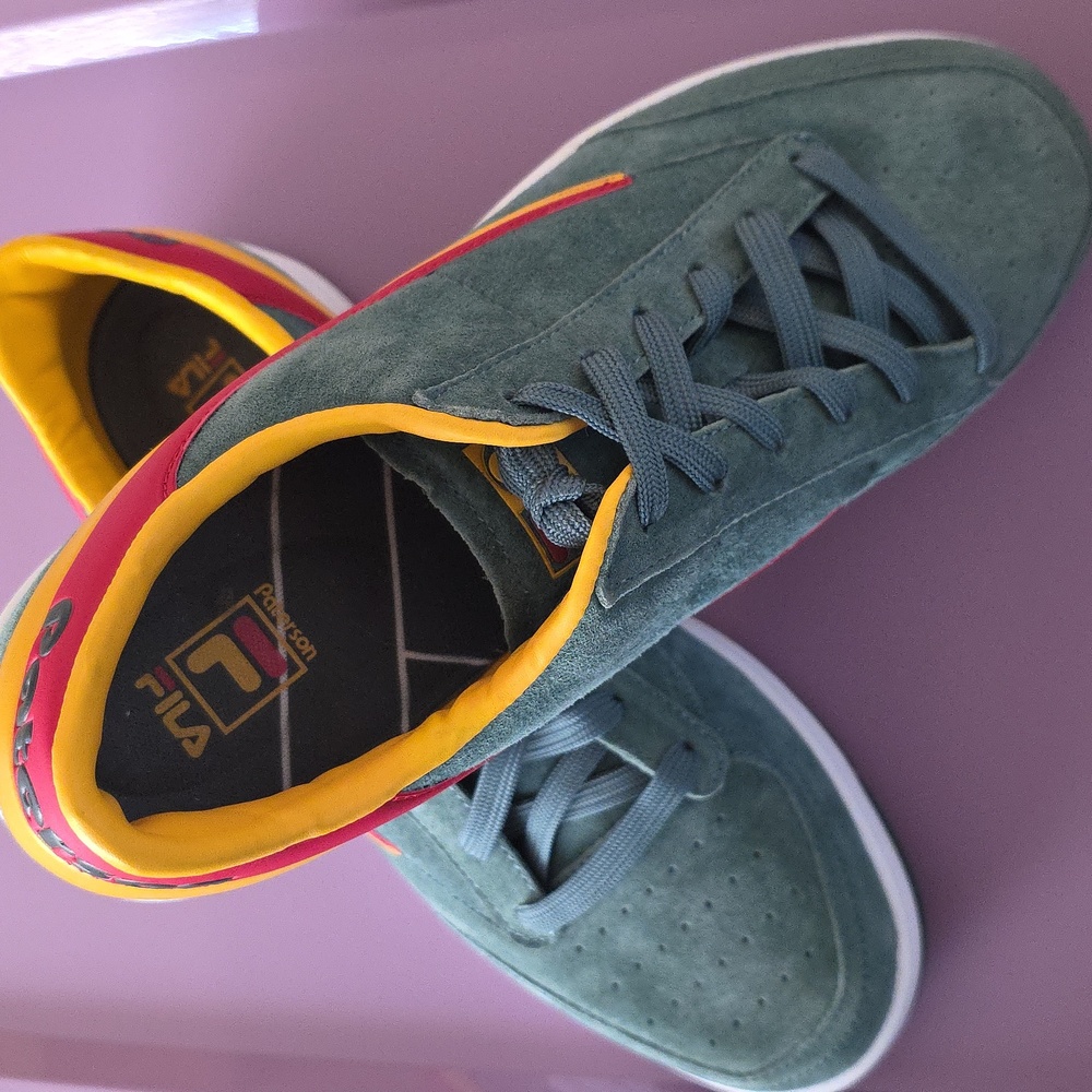 Fila Men's Size 10 Green, Yellow & Red Sneakers (Matt #50)